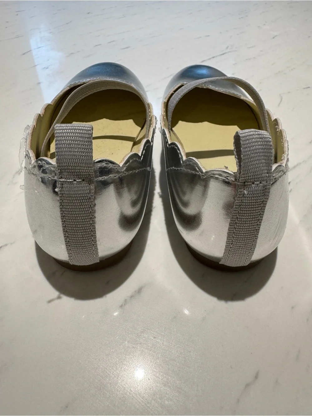 GAP Girls 10 Metallic Silver Scalloped Mary Jane Flats NWOT